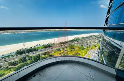 شقة - 3 غرف نوم - 4 حمامات للايجار في شارع الكورنيش - أبوظبي