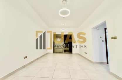 Apartment - 2 - 3 for rent in Al Fahad 9 Building - Jumeirah Garden City - Al Satwa - Dubai
