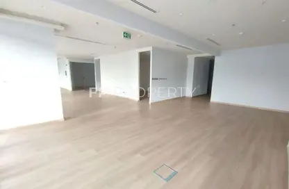 متجر - استوديو - 2 حمامات للايجار في برج حديقة الشعفار - الكرامة - دبي