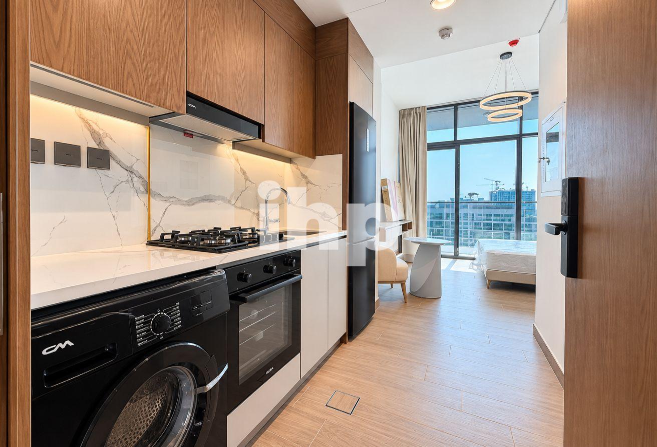 High Floor| Exclusive| Furnished| Multiple cheques photo 4