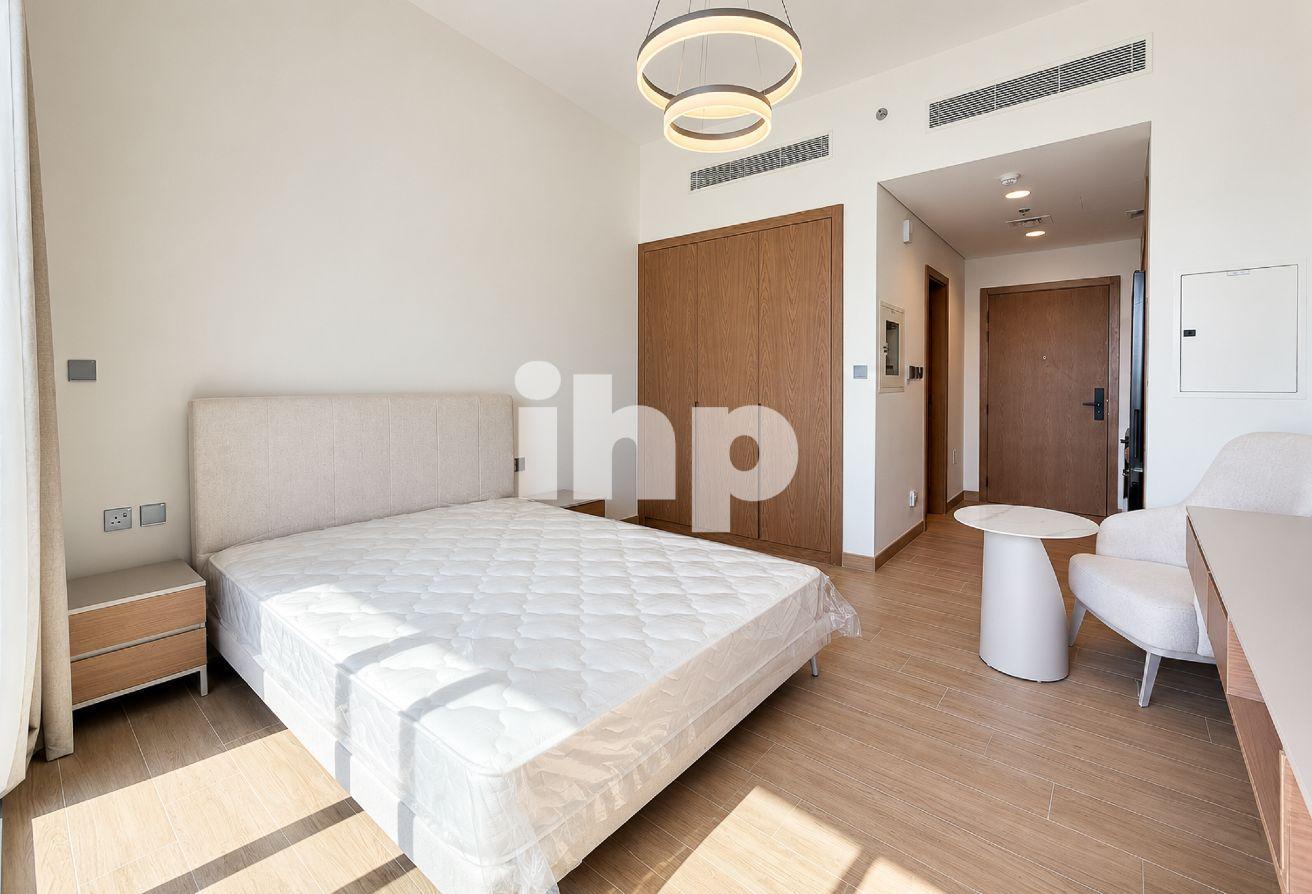 High Floor| Exclusive| Furnished| Multiple cheques photo 7