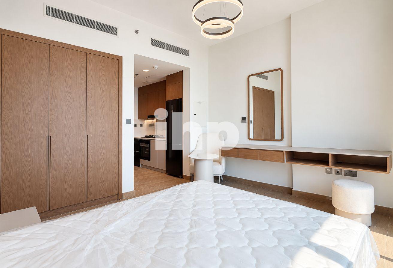 High Floor| Exclusive| Furnished| Multiple cheques photo 6