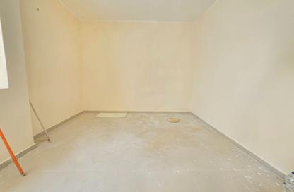 Apartment - 1 - 1 for rent in Fire Station Road - Muwaileh - Sharjah