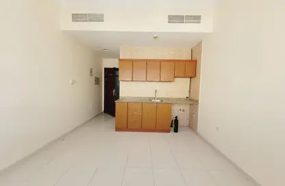 Apartment - 1 Bathroom for rent in Al Shamsi 2 - Muwaileh Commercial - Sharjah