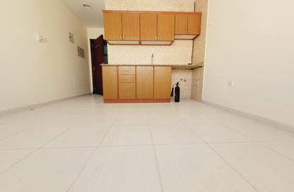Apartment - Studio - 1 Bathroom for rent in Al Shamsi 2 - Muwaileh Commercial - Sharjah