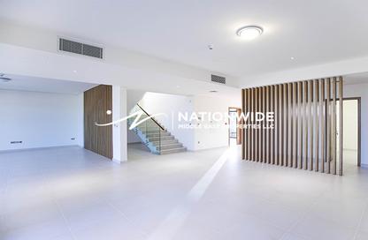 Villa - 4 Bedrooms - 5 Bathrooms for rent in West Yas - Yas Island - Abu Dhabi