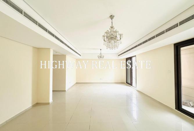 132002829 - Property Image 2