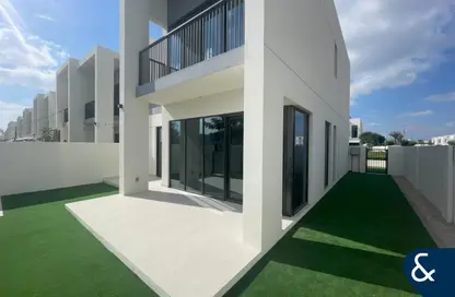 Villa - 4 Bedrooms - 3 Bathrooms for rent in Shams Townhouses - Town Square - Dubai