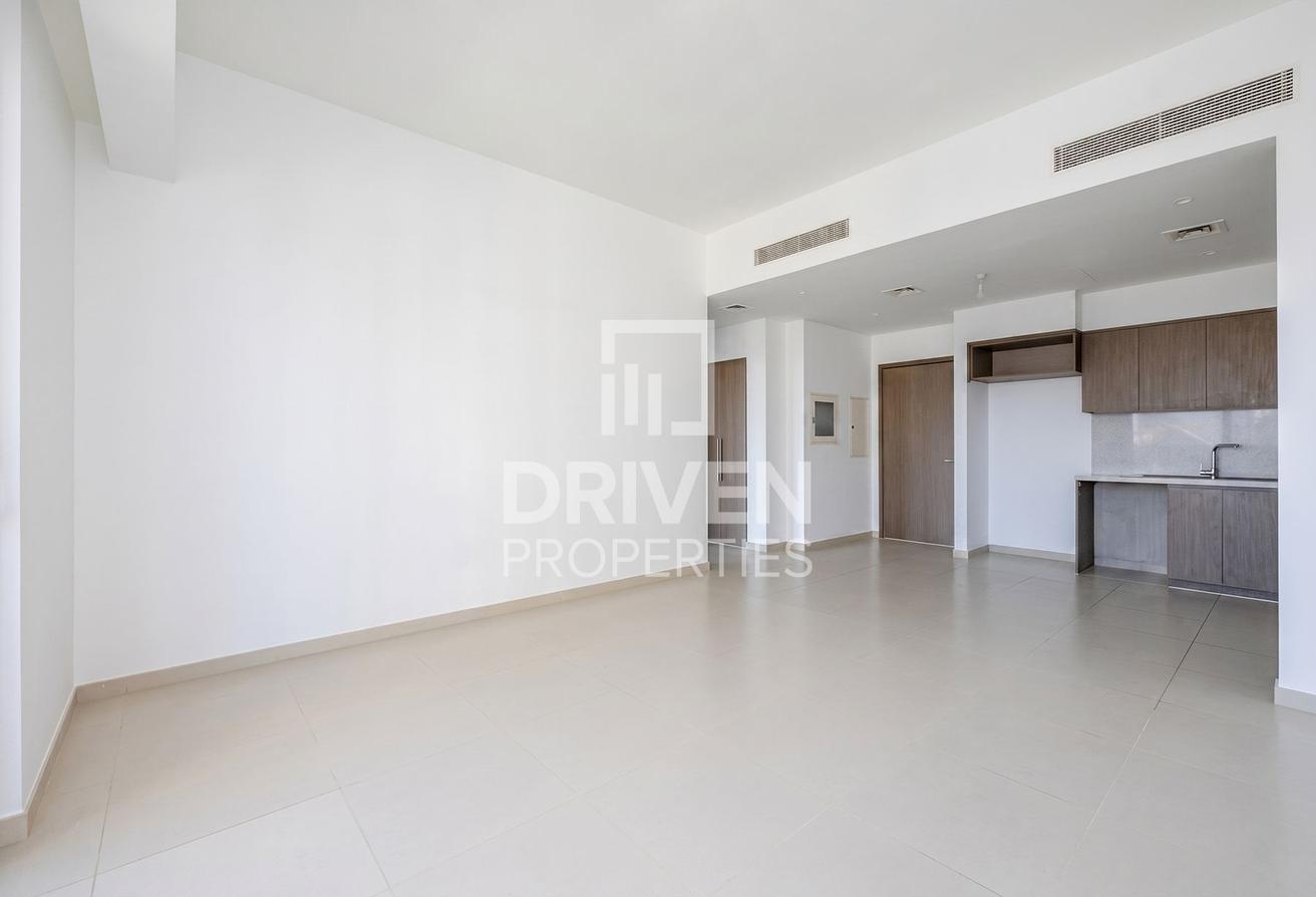 High Floor | Boulevard View | Ready to move in photo 3