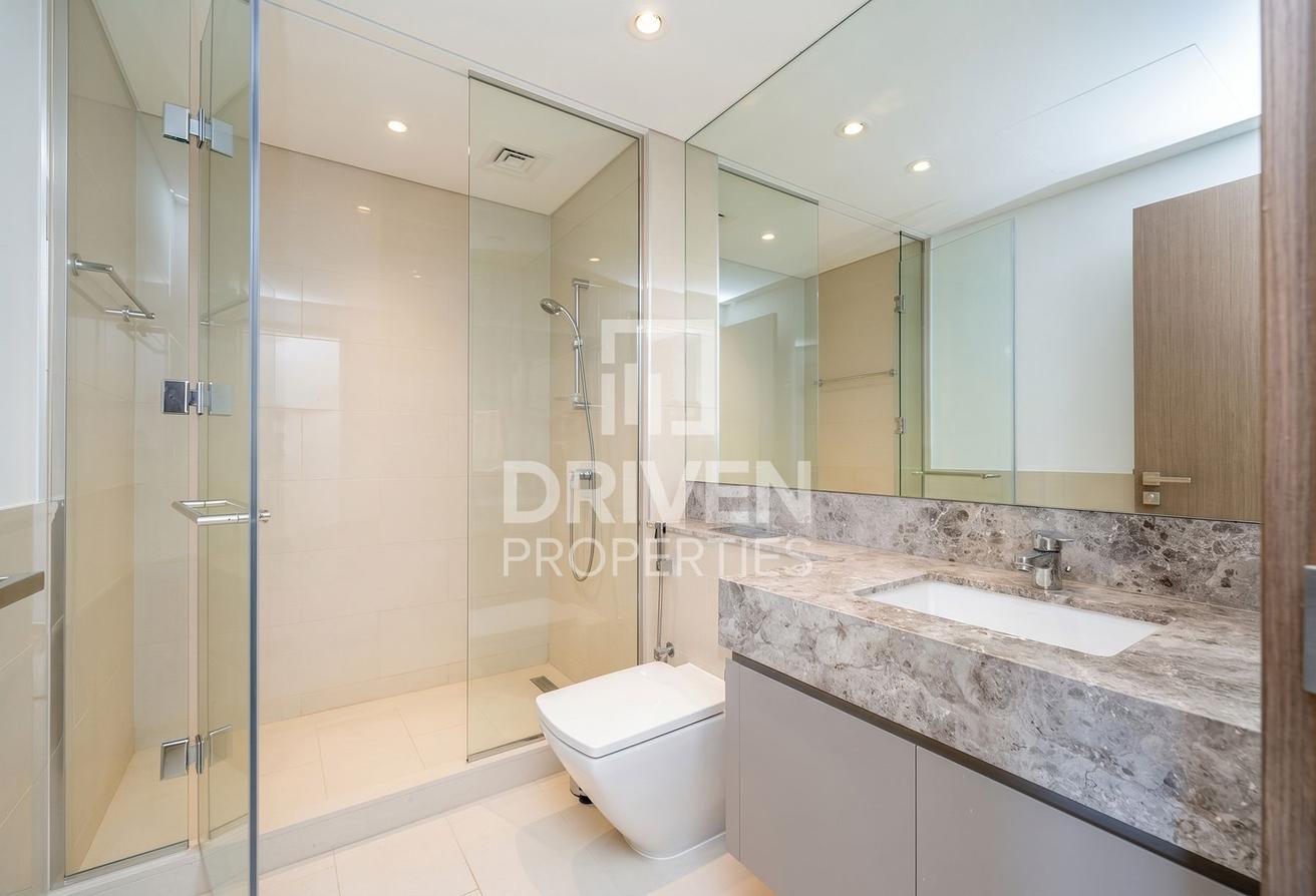 High Floor | Boulevard View | Ready to move in photo 11