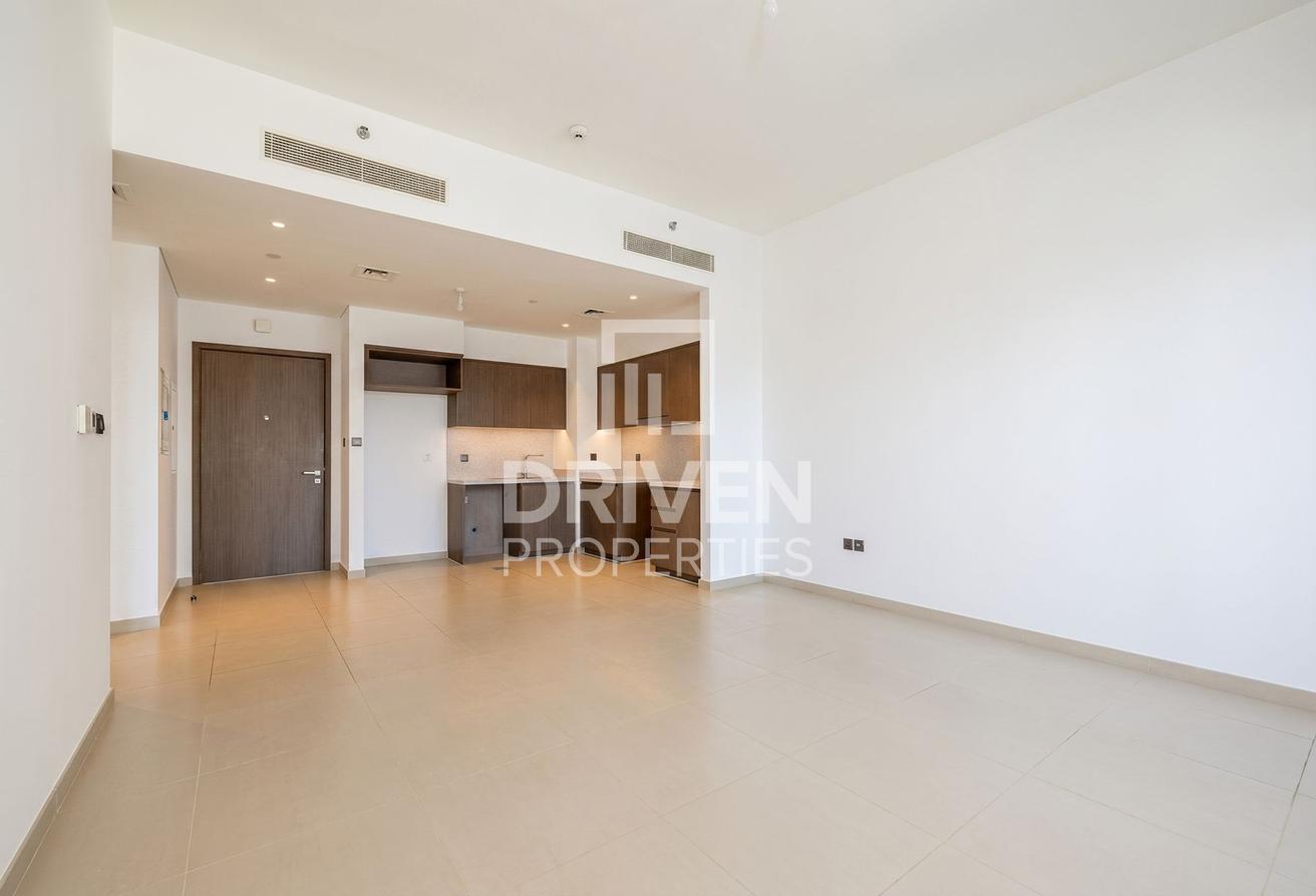 High Floor | Boulevard View | Ready to move in photo 4