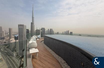 Apartment - 2 Bedrooms - 3 Bathrooms for sale in Paramount Tower Hotel  and  Residences - Business Bay - Dubai