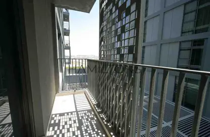 شقة - غرفة نوم - 2 حمامات للبيع في شقق أريج - الجادة - الشارقة