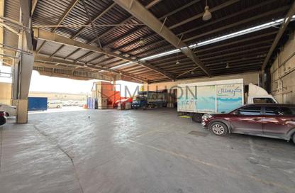 Warehouse - Studio for rent in Umm Ramool - Dubai
