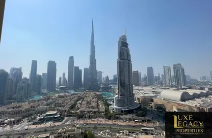 Apartment - 2 Bedrooms - 2 Bathrooms for rent in Burj Royale - Downtown Dubai - Dubai