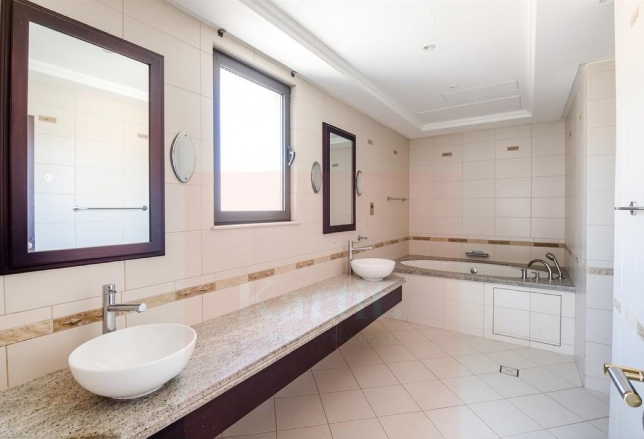 Stunning 5BR Beachfront | G+2 villa | Private Pool photo 8