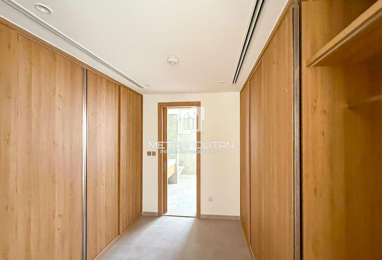 Single Row | Prime Location |Multiple Options photo 8