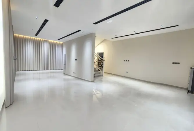 162812217 - Property Image 3