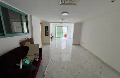 Apartment - 1 Bedroom - 2 Bathrooms for rent in Al Khan Corniche - Al Khan - Sharjah Apartment - 1 Bedroom - 2 Bathrooms for rent in Al Khan Corniche - Al Khan - Sharjah