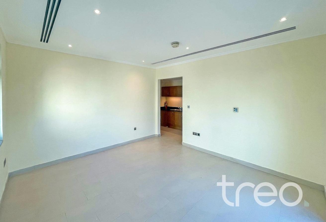 Prime Location | 4 Bed Large | Quiet Area photo 11