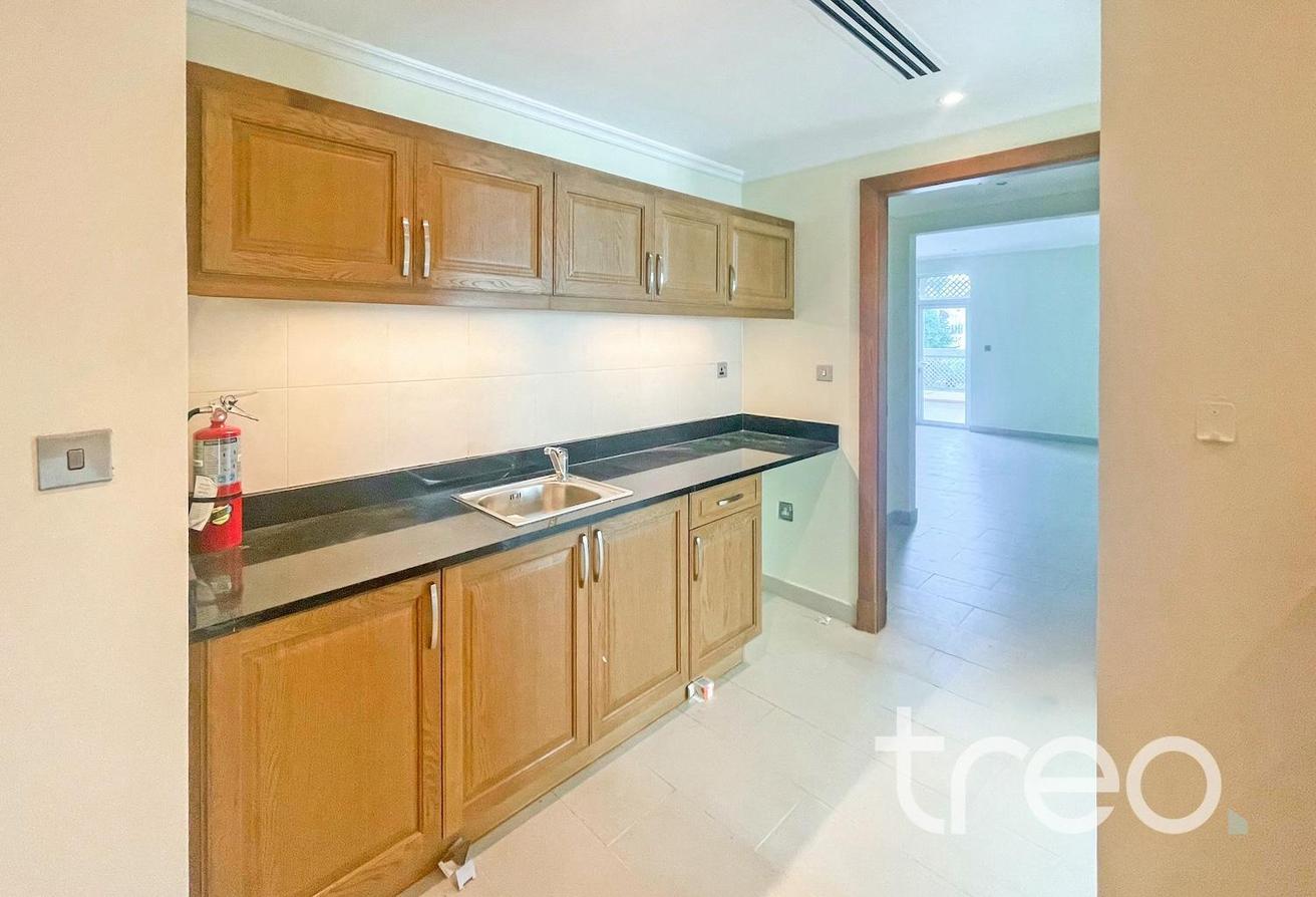 Prime Location | 4 Bed Large | Quiet Area photo 7
