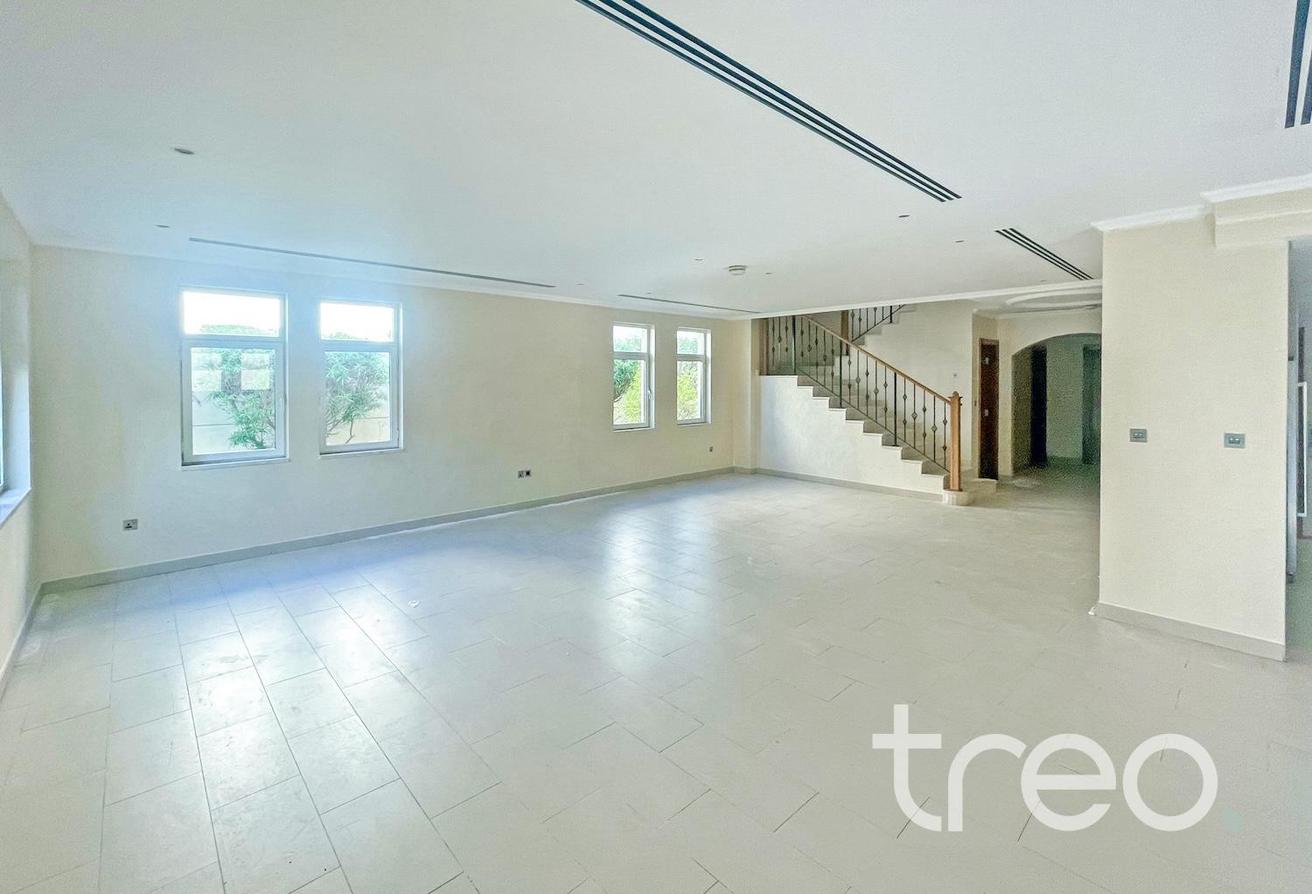 Prime Location | 4 Bed Large | Quiet Area photo 3