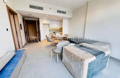 شقة - غرفة نوم - 2 حمامات للايجار في نيفا رزيدنسز - منطقة 16 - قرية جميرا الدائرية - دبي