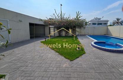 Villa - 5 Bedrooms - 4 Bathrooms for rent in Jumeirah 2 - Jumeirah - Dubai