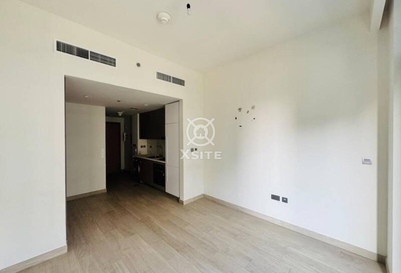 Lavish Studio | Unfurnished | Pool View photo 4