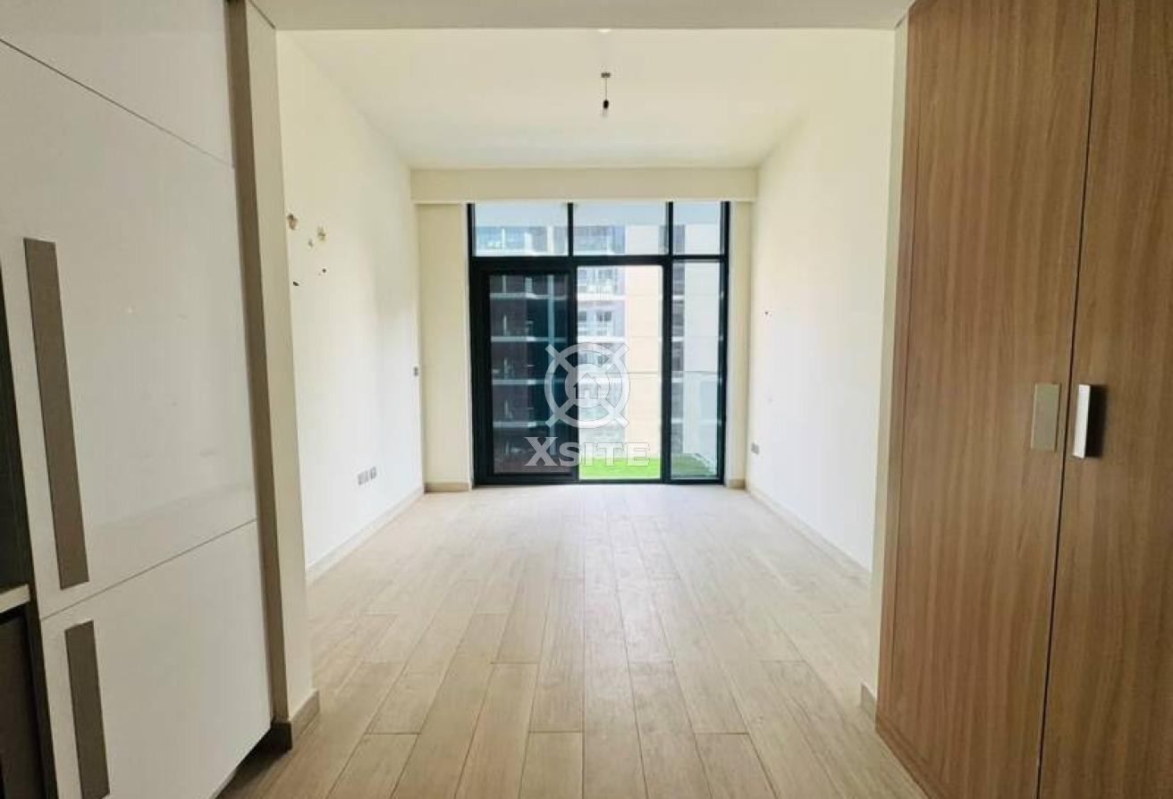 Lavish Studio | Unfurnished | Pool View photo 2