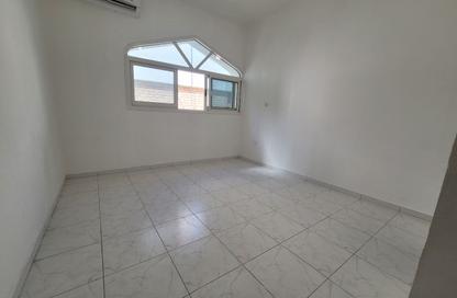 Apartment - Studio - 1 for rent in Khalidiya Street - Al Khalidiya - Abu Dhabi