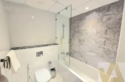 شقة - غرفة نوم - 2 حمامات للايجار في آمنة - مدينة الحبتور - الخليج التجاري - دبي