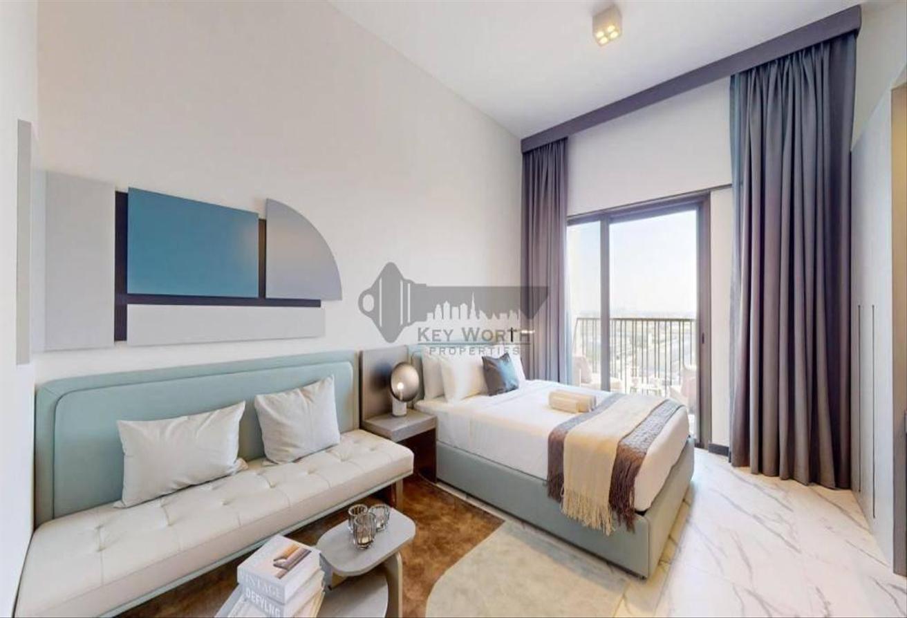 Furnished Studio | Community view | Mid Floor photo 2