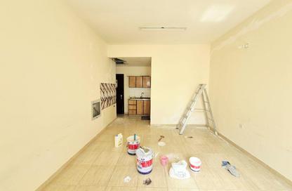 Apartment - Studio - 1 Bathroom for rent in Muwailih Building - Muwaileh - Sharjah