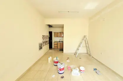 Apartment - Studio - 1 Bathroom for rent in Muwailih Building - Muwaileh - Sharjah