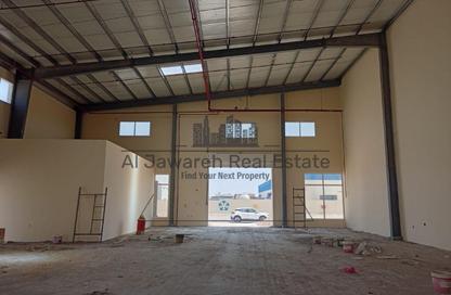 Warehouse - Studio - 2 Bathrooms for rent in Umm Al Thuoob - Umm Al Quwain