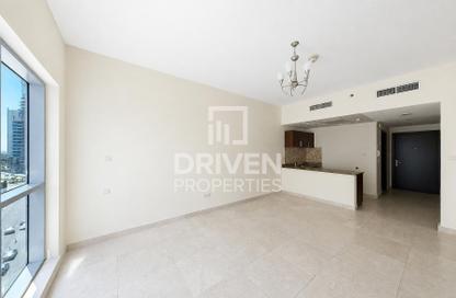 Apartment - Studio - 1 for rent in Safeer Tower 2 - Safeer Towers - Business Bay - Dubai