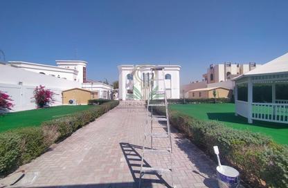 Villa - 6 Bedrooms - 7 Bathrooms for rent in Jumeirah 1 Villas - Jumeirah 1 - Jumeirah - Dubai