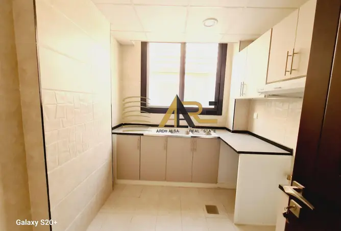 104242990 - Property Image 3