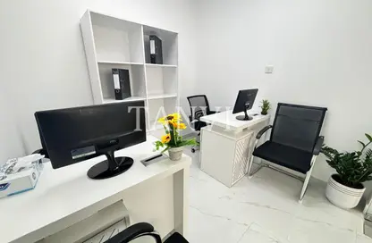 Office Space - Studio - 1 Bathroom for rent in Reem Residency - Al Karama - Dubai