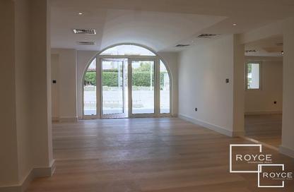 Villa - 4 Bedrooms - 5 Bathrooms for rent in Jumeirah 1 Villas - Jumeirah 1 - Jumeirah - Dubai Villa - 4 Bedrooms - 5 Bathrooms for rent in Jumeirah 1 Villas - Jumeirah 1 - Jumeirah - Dubai