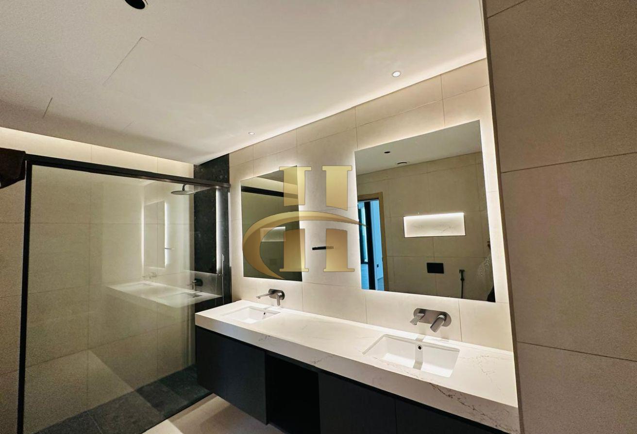 Stunning | Massive 2 BHK + Maid | With Terrace photo 7