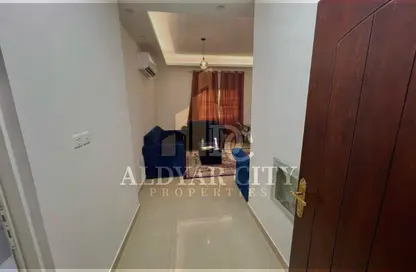 شقة - غرفة نوم - 2 حمامات للايجار في مساكن كورنيش عجمان - طريق كورنيش عجمان - عجمان