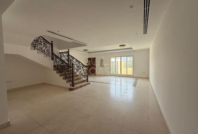 74232331 - Property Image 2