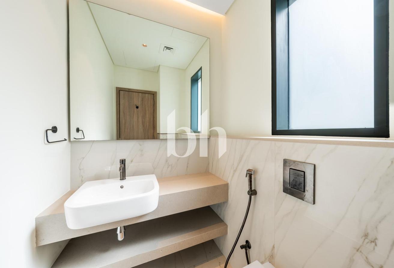 Burj Khalifa View | Brand New | Community expert photo 10