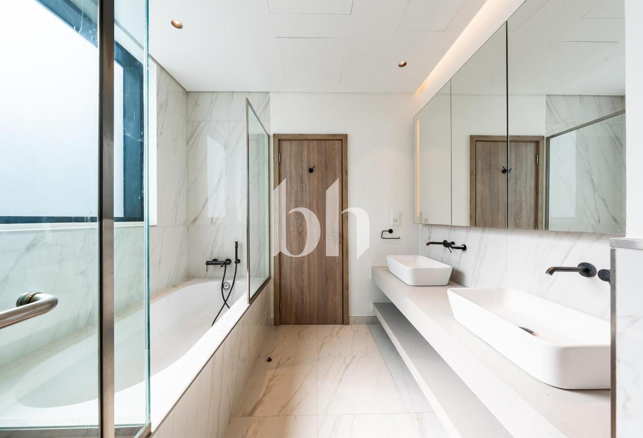 Burj Khalifa View | Brand New | Community expert photo 22