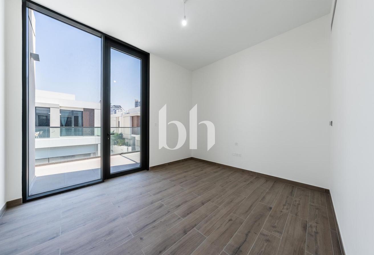Burj Khalifa View | Brand New | Community expert photo 23