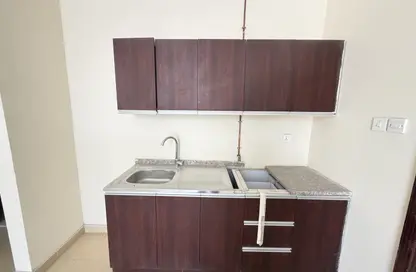 Apartment - 1 Bathroom for rent in Fire Station Road - Muwaileh - Sharjah