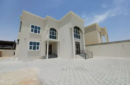 فيلا - 5 غرف نوم للايجار في مدينة الرياض - أبوظبي