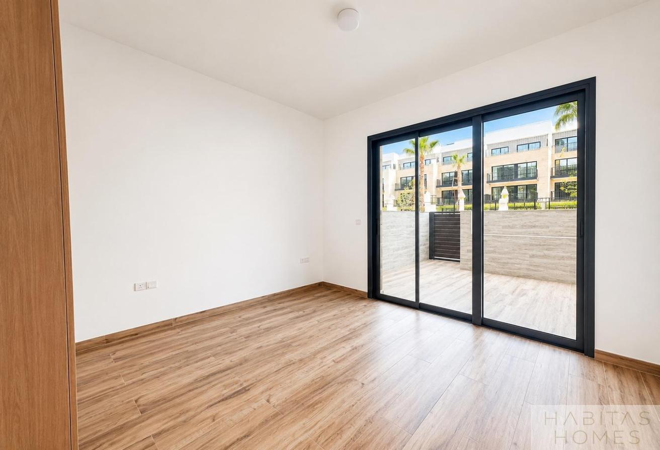 Spacious 1BR + Study | Balcony | Flexible Cheques photo 5